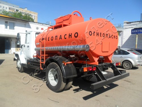 Топливозаправщик на базе Газ 3309 (ГАЗОН) с цистерной на 1/2 секции